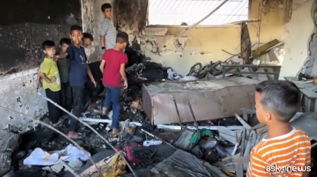 Gaza, colpita una scuola-rifugio per sfollati: almeno 12 morti