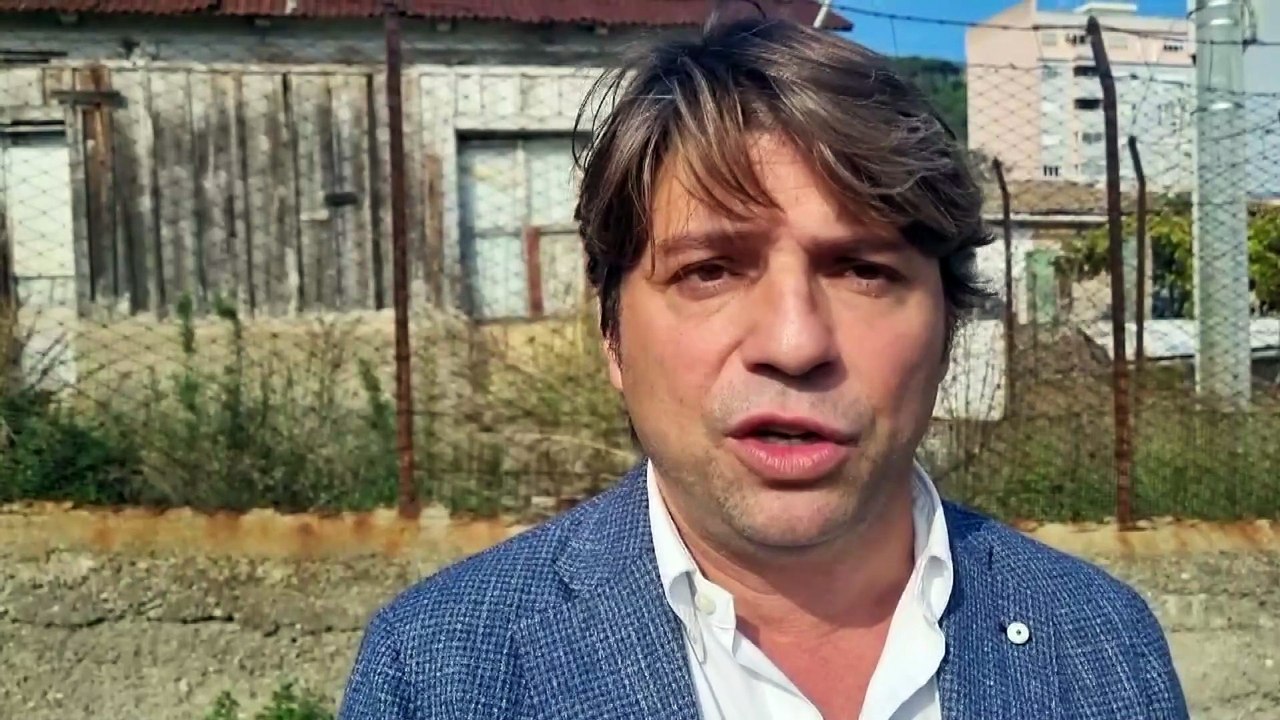 Mare con fogna al Ringo, in spiaggia tra i liquami