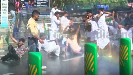 ആരോ​ഗ്യമന്ത്രി രാജിവെക്കണമെന്നാവശ്യം;  മന്ത്രി വീണാ ജോർജിന്റെ വസതിയിലേക്ക് യൂത്ത് ലീ​ഗ് മാർച്ച്