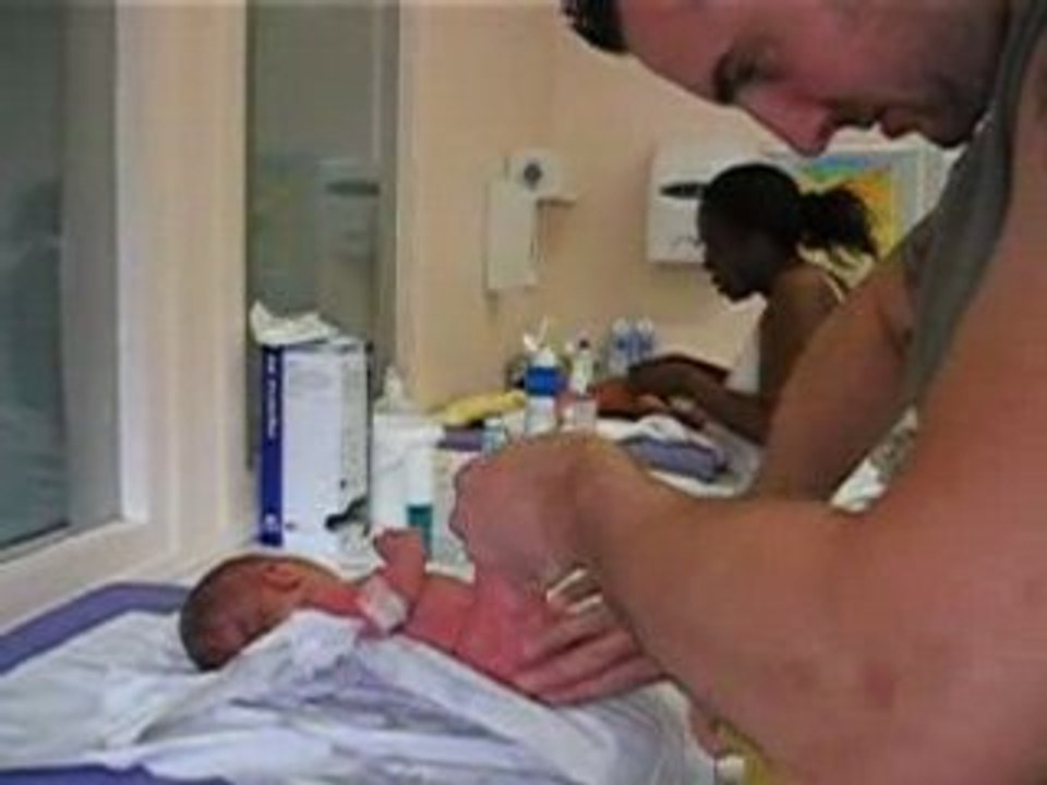 1er bain à la maternité