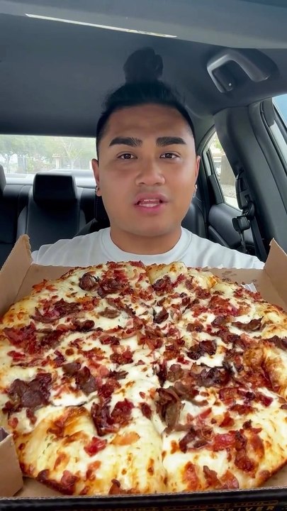 Follow for more ASMR videos🌮🍟 Credits: @natelo98 #mukbang #asmr #fastfood #asmreating