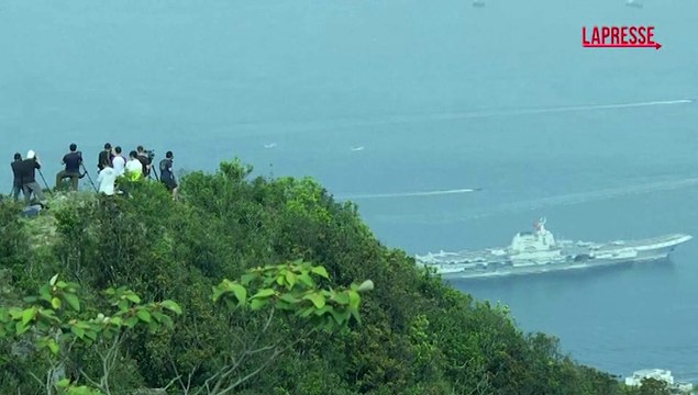 La portaerei cinese Shandong ? arrivata per la prima volta a Hong Kong