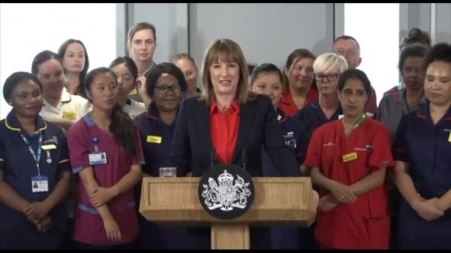 Keir Starmer: la ministra Reeves ha tutta la mia fiducia