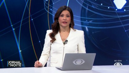 Mulher joga filho para os bombeiros durante incêndio no ES