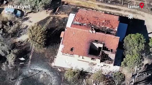 İzmir Çeşme'de yangından etkilenen alanlar görüntülendi