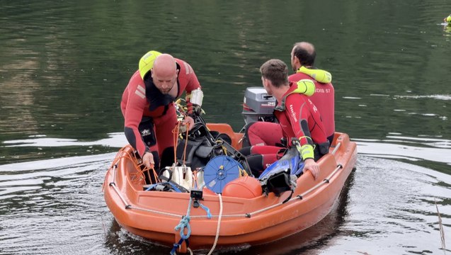 Les sapeurs-pompiers plongeurs s'exercent aux côtés de la brigade fluviale