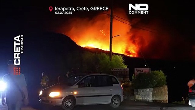 NO COMMENT: Así combaten los Bomberos contra un gran incendio forestal en la isla griega de Creta
