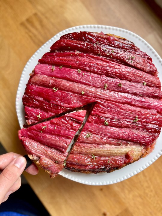 Gâteau Renversé Fraise Rhubarbe Moelleux et Facile ✨ | Recette de Saison | Upside Down Rhubarb Cake