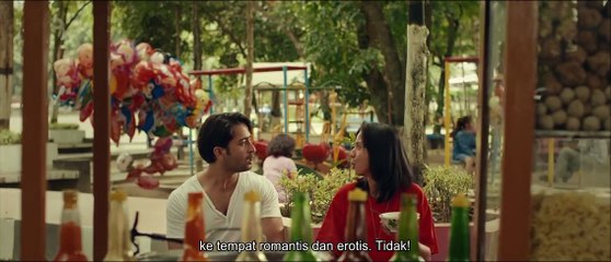 Turis Romantis (2015)