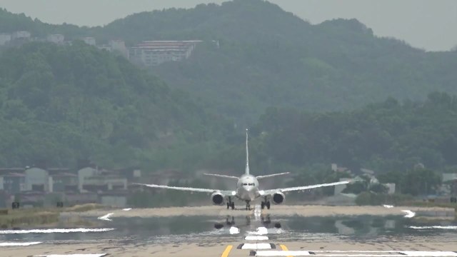 해군, '잠수함 킬러' 해상 초계기 포세이돈 실전 배치 / YTN
