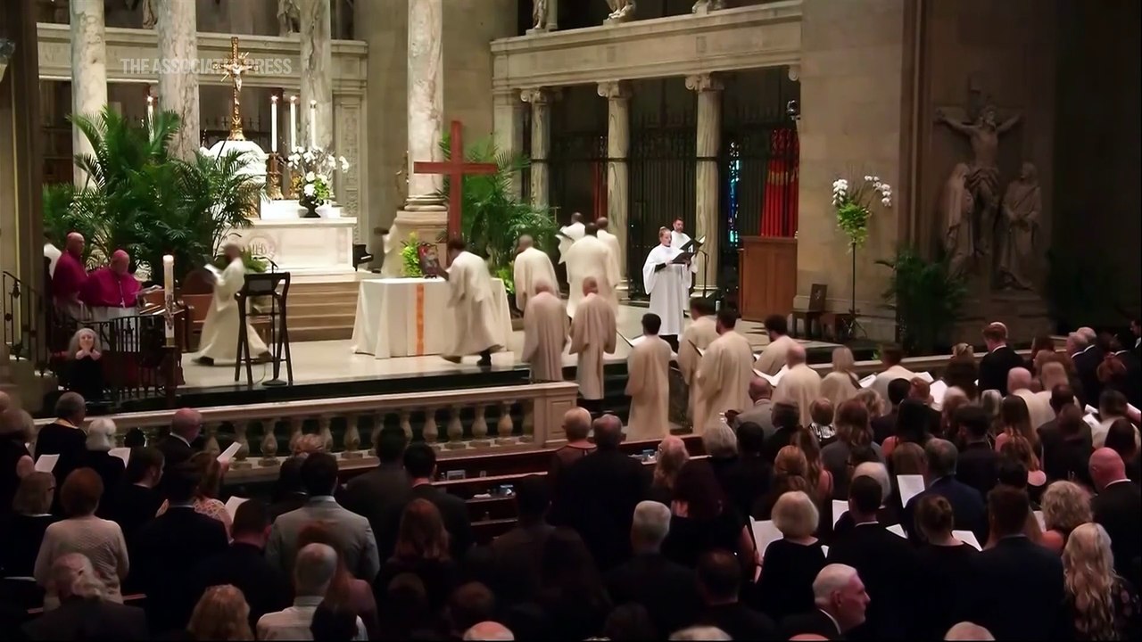 Gov. Tim Walz gives eulogy for former Minnesota House Speaker Melissa Hortman's funeral