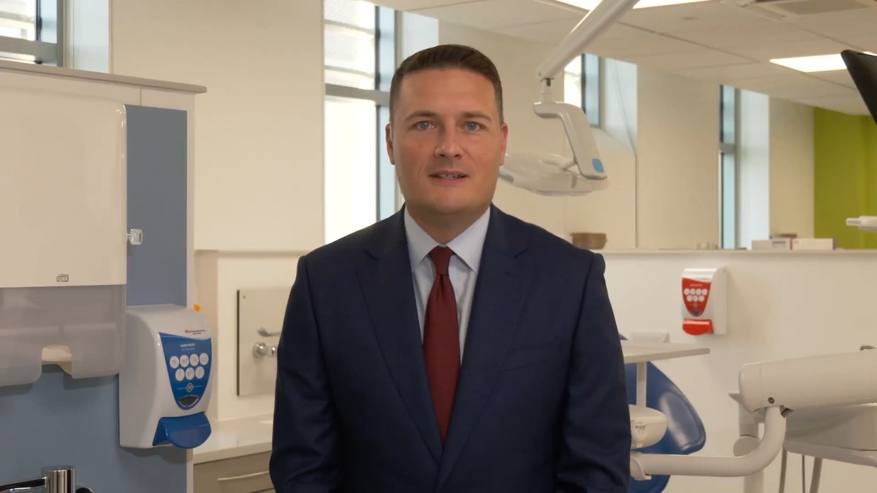 WATCH: Wes Streeting throws support behind 'tough' Rachel Reeves following PMQs episode