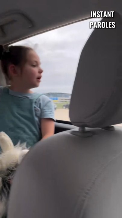 Cette petite fille rencontre son chien d’assistance pour la première fois