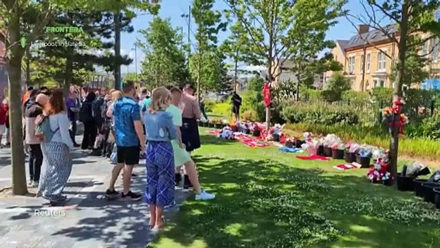 Fanáticos rinden homenaje a Diogo Jota afuera de Anfield