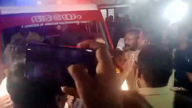 കോട്ടയം മെഡിക്കല്‍ കോളജ് അപകടം; 'ആരോഗ്യമന്ത്രി രാജിവയ്‌ക്കണം', ആശുപത്രിക്ക് മുന്നില്‍ പ്രതിഷേധവുമായി യുഡിഎഫ്