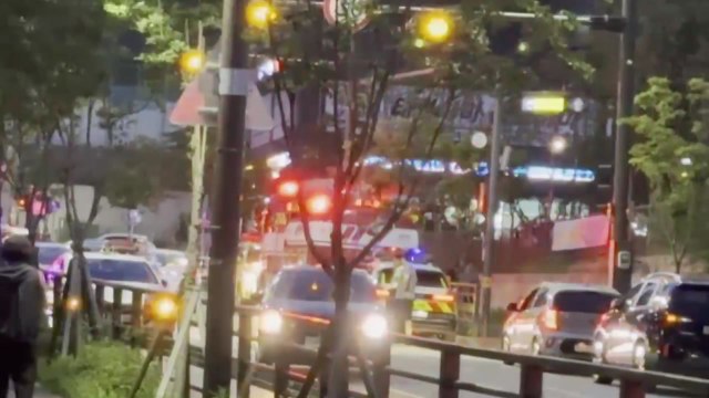 아파트 지하주차장에서 차량 화재...40명 대피 / YTN