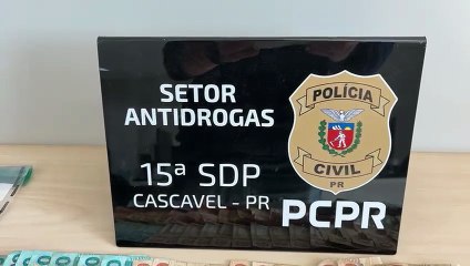 Traficante delivery é flagrado com cocaína escondida até na luz do carro