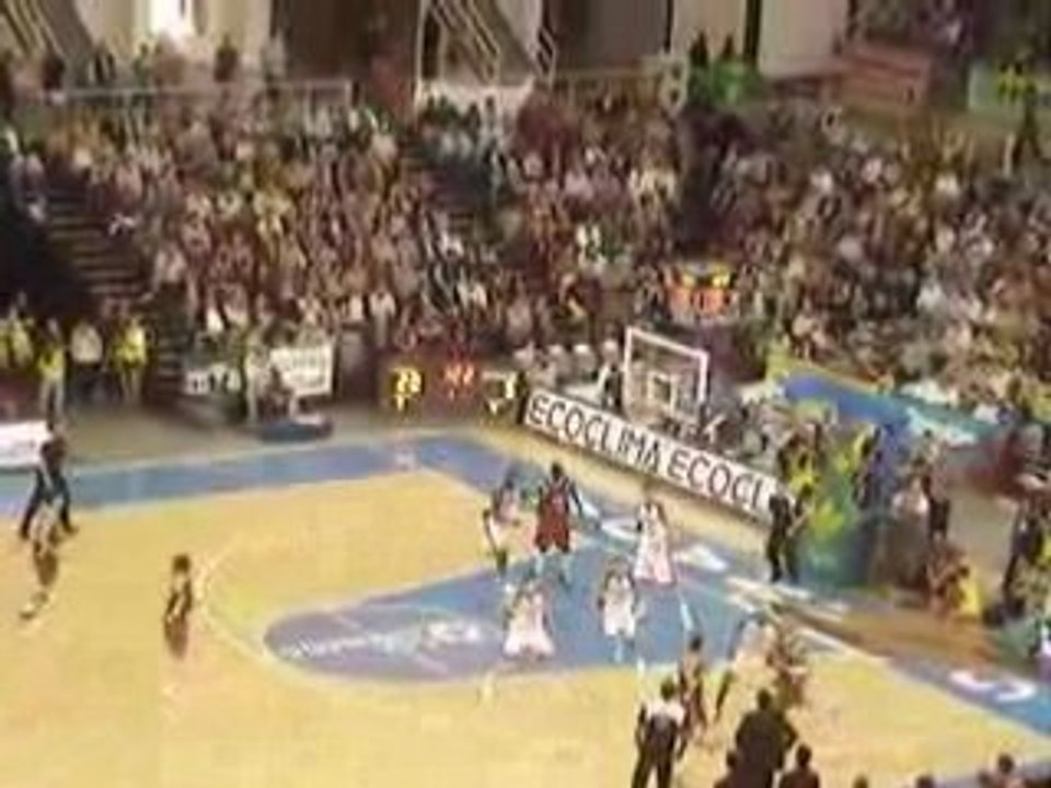 CB Granada - Tau Vitoria