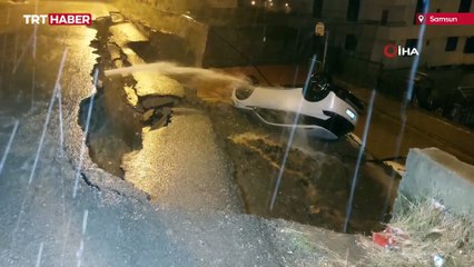 Samsun'da istinat duvarı araçların üzerine devrildi