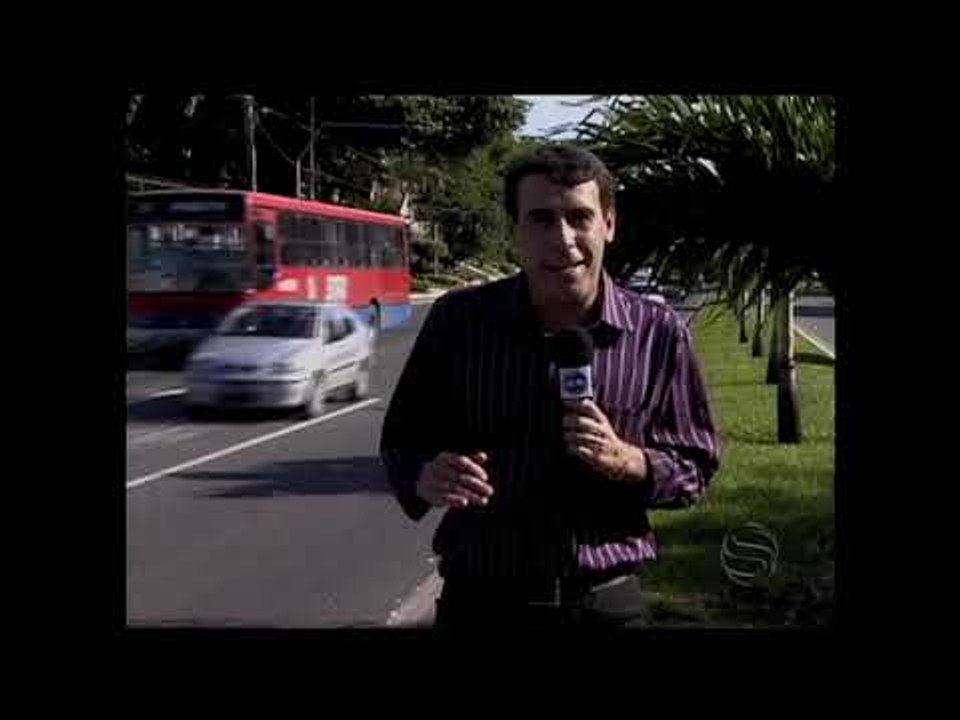 O excesso de quebra-molas e semáforos em Salvador - Fala Bahia 16 anos - 18/06/2007