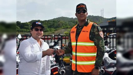 RD Vial dona 15 motocicletas a Comipol para mejorar asistencia de vías