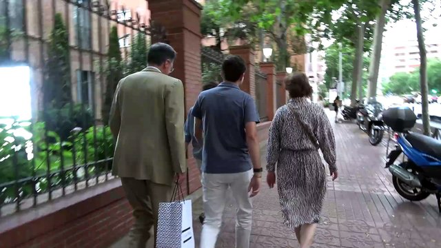 La felicidad cómplice de Martinez Almeida y Juan Urquijo tras el nacimiento de Lucas