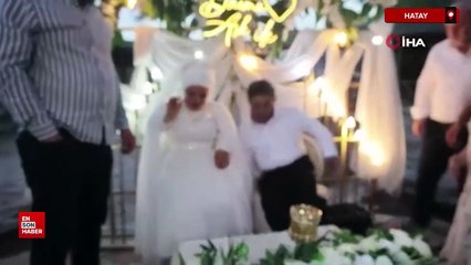 Hatay'da cüce çift yarım kalan aşklarında 21 yıl sonra mutlu sona ulaştı