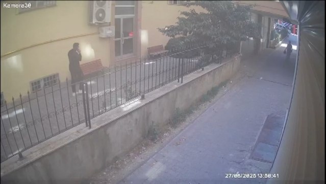 İstanbul'da kendilerini polis gibi tanıtıp dolandırıcılık yapan 3 şüpheli yakalandı