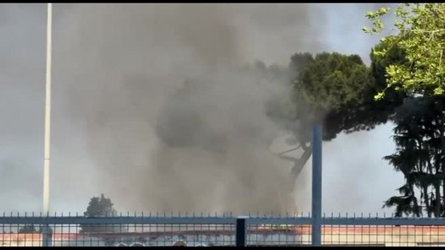 Roma, esplosione in distributore: Come una bomba atomica, mostruoso