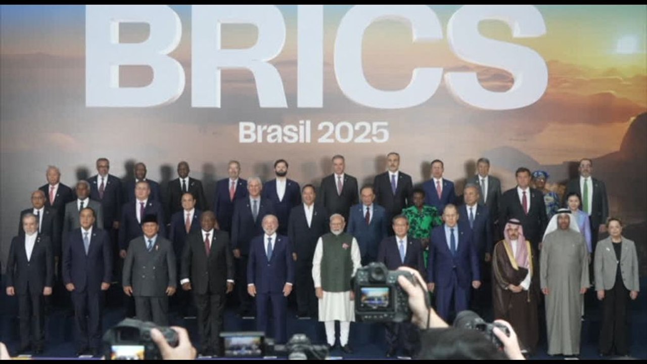 Capi di stato e Partner dei Brics posano per la foto di famiglia
