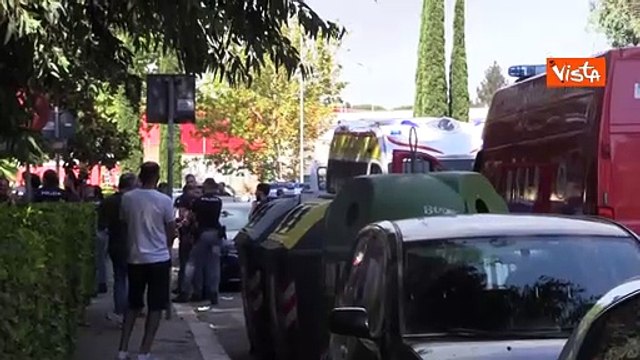 Esplode un distributore a Roma in Via dei Gordiani, fumo, fiamme e finestre rotte