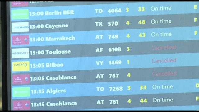 Francia, ancora caos negli aeroporti: migliaia di voli cancellati