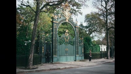The Great Arch -  L'Inconnu de la Grande Arche  - Clip 2