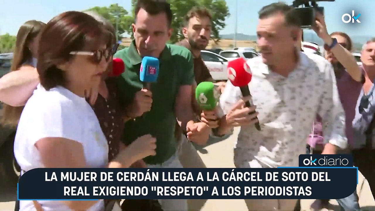 La mujer de Cerdán llega a la cárcel de Soto del Real exigiendo "respeto" a los periodistas