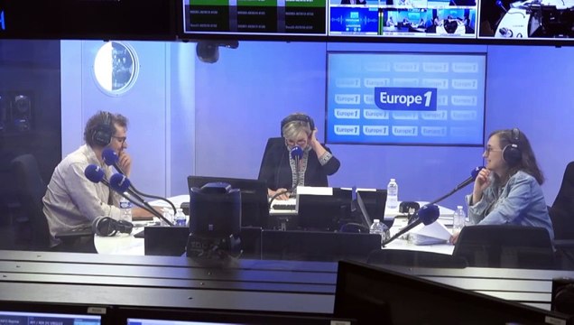 Grève des contrôleurs aériens : l'aéroport d'Orly au ralenti, les vacanciers à bout de nerfs