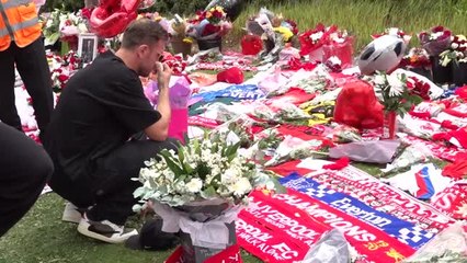 Disparition de Jota - Jordan Henderson à Anfield pour rendre hommage à son ancien coéquipier