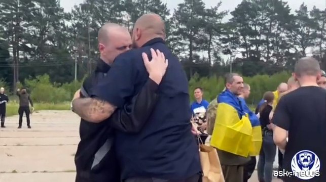 Nuovo scambio di prigionieri Mosca-Kiev. Zelensky: i nostri a casa