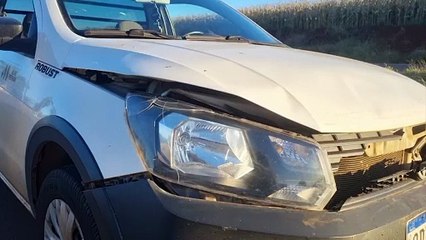 Após 'fechada' de caminhão, Saveiros se envolvem em colisão na BR-467