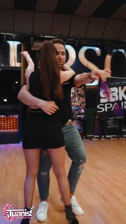 Arabic music so beautiful dance at 20 years old girls with boys and musical dance party with so beautiful places pass beautiful audience so beautiful songs