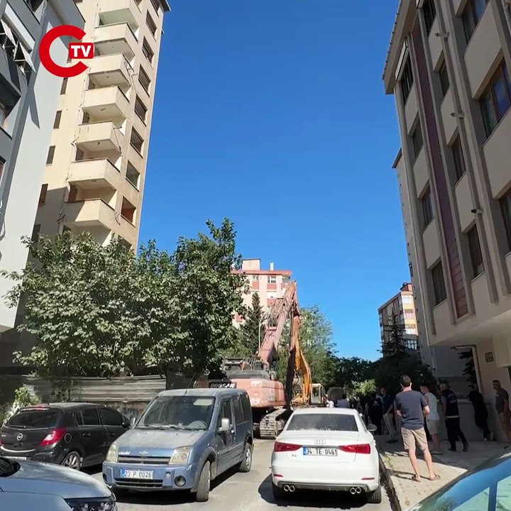 Maltepe’de faciadan dönüldü: 11 katlı bina yıkım sırasında böyle çöktü