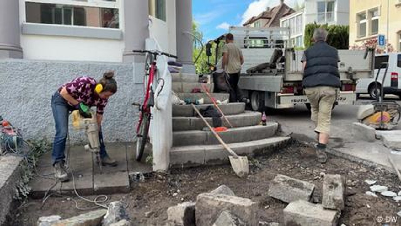 Schweiz: Asphaltknackerinnen gegen Klimakrise