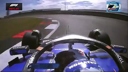 Carlos Sainz hace un trompo y casi golpea a Hamilton
