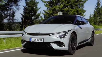 Scopri la Nuova Kia EV6: Eleganza e Innovazione in Movimento 🚗
