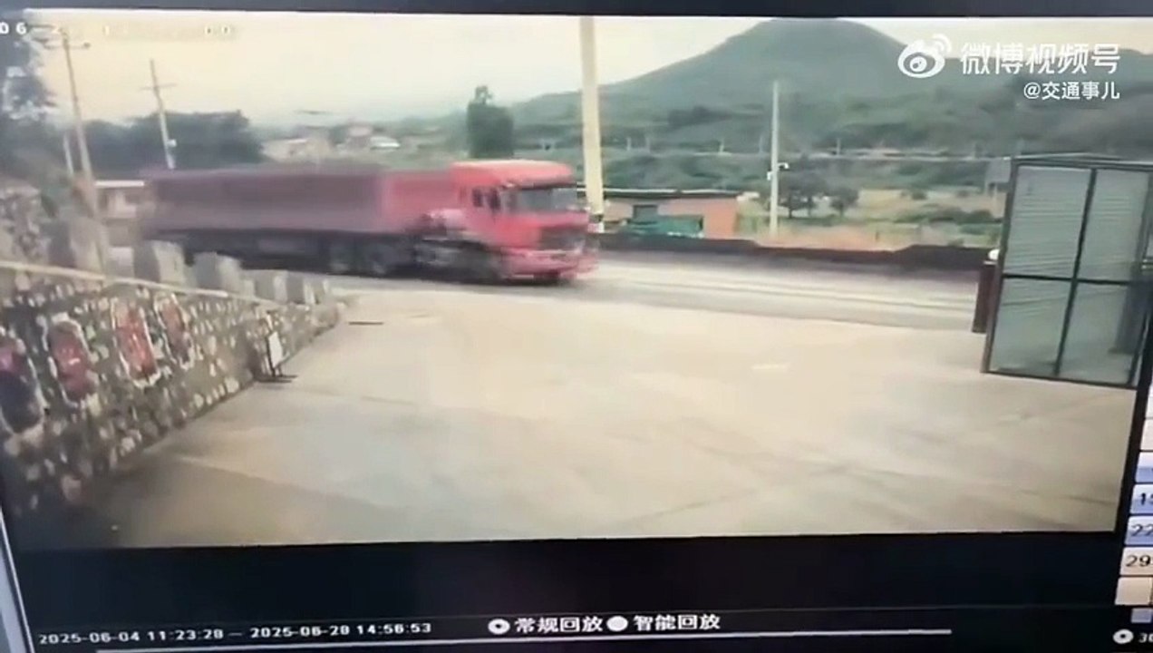 Quand tu croises une roue de camion... flippant