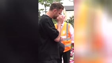 Henderson fights back tears as he pays tribute to Diogo Jota