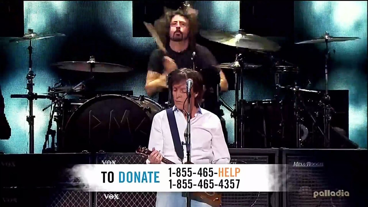 Cut Me Some Slack (Sound City Players song) with Dave Grohl - Paul McCartney (live)