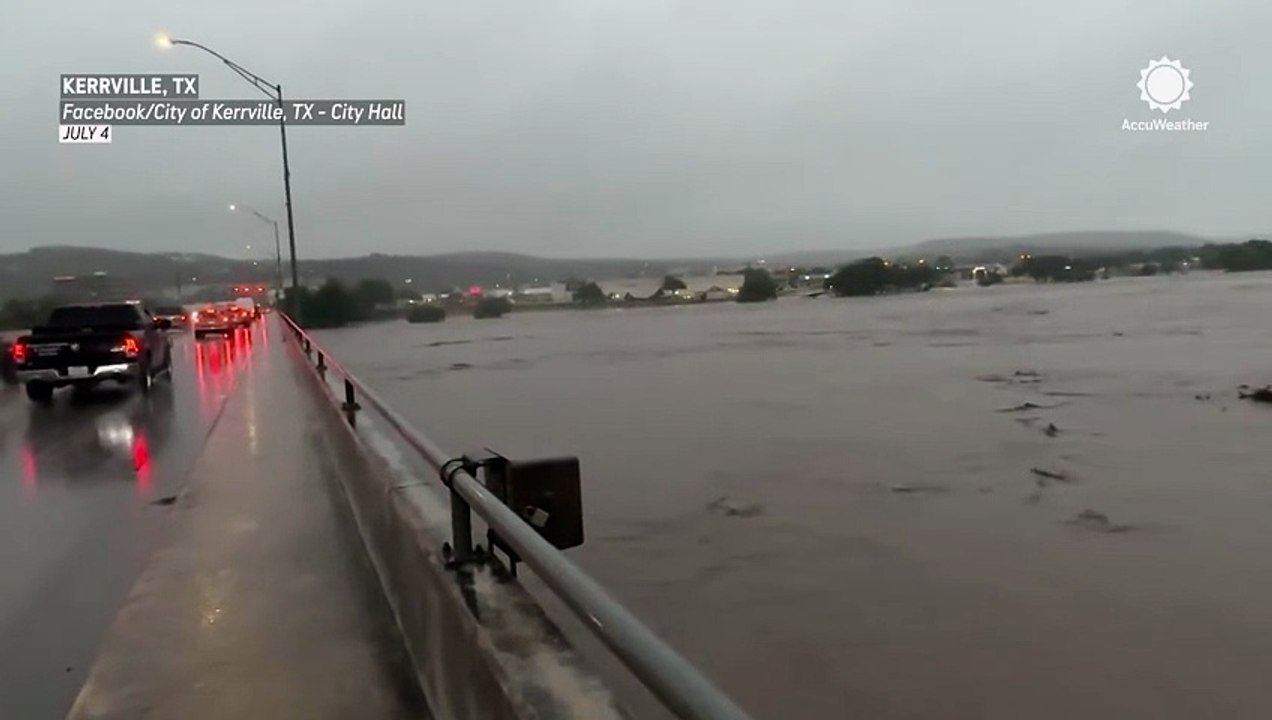 Dangerous flooding as river swells amidst Texas storm