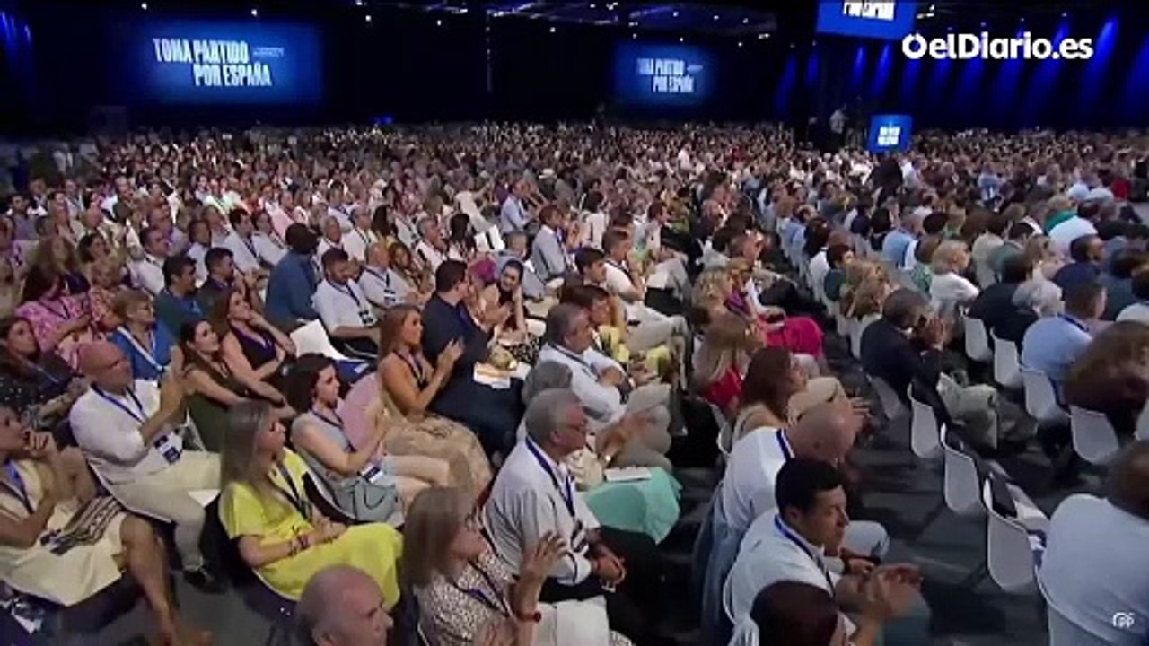 Aznar: “Cada vez más españoles se resisten a que esos feministas tan aficionados a sus sobrinas les tomen por primos”