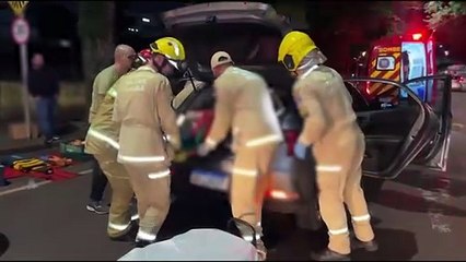 Mulher ao volante de HB20 é hospitalizada após violento acidente na Rua Erechim