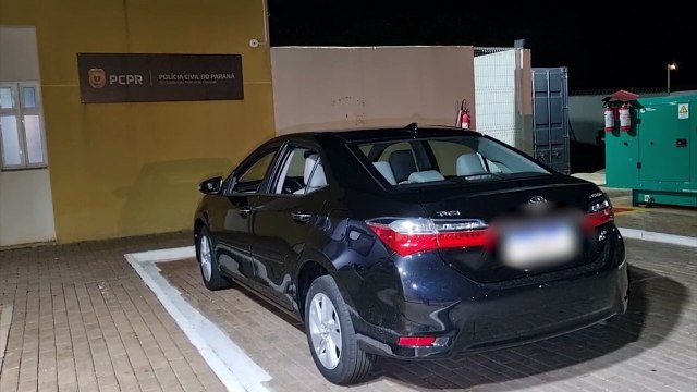 Corolla com alerta de furto é levado à Delegacia após abordagem da PM
